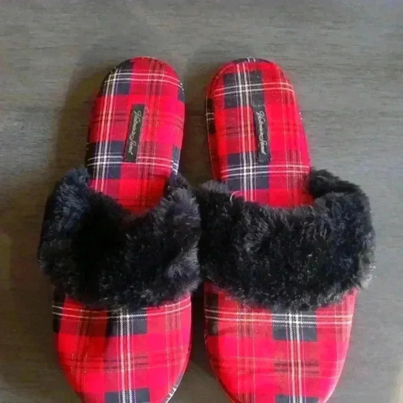 Victoria Fur Slippers - Picture 2 of 3